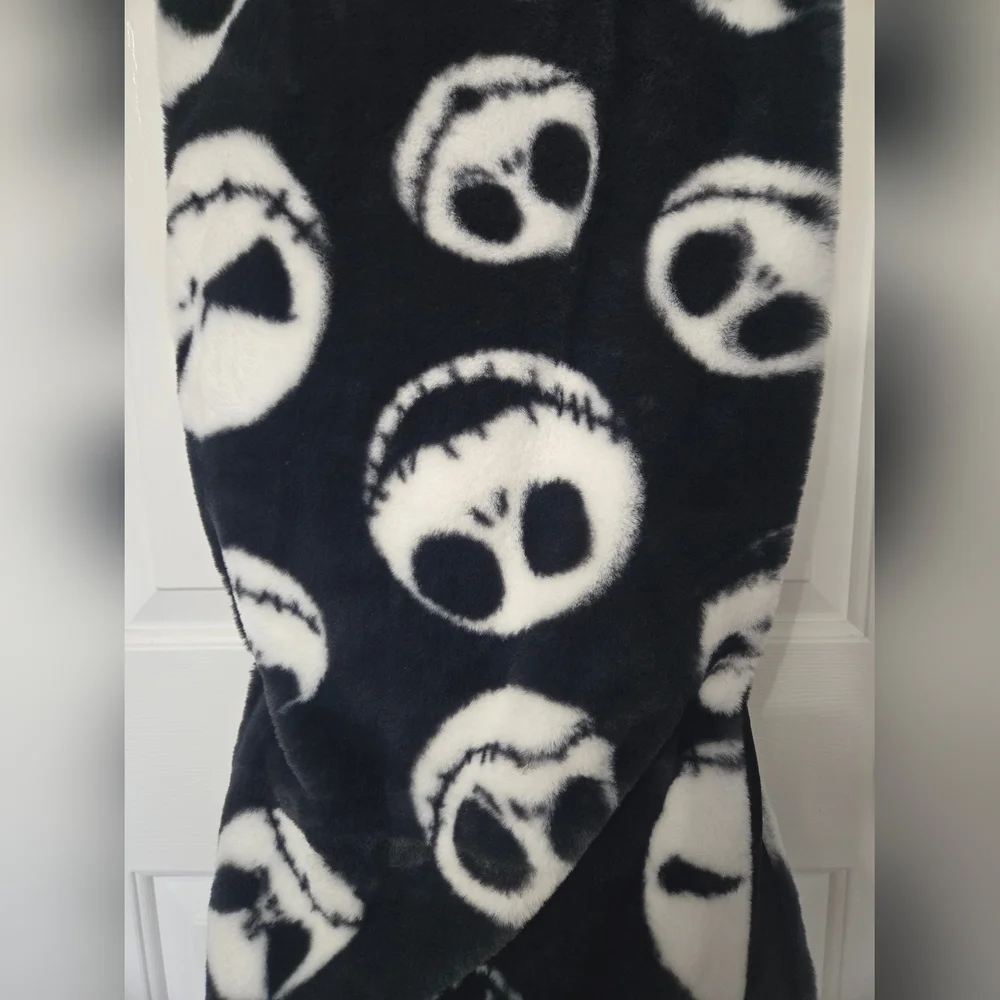 Disney Jack Skellington Luxe Faux Rabbit Fur Throw Blanket NBC Nightmare Before - Picture 3 of 5